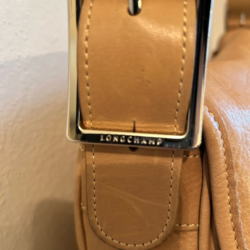 LongChamp Leather Tan messenger/ crossbody Bag - Picture 11 of 13
